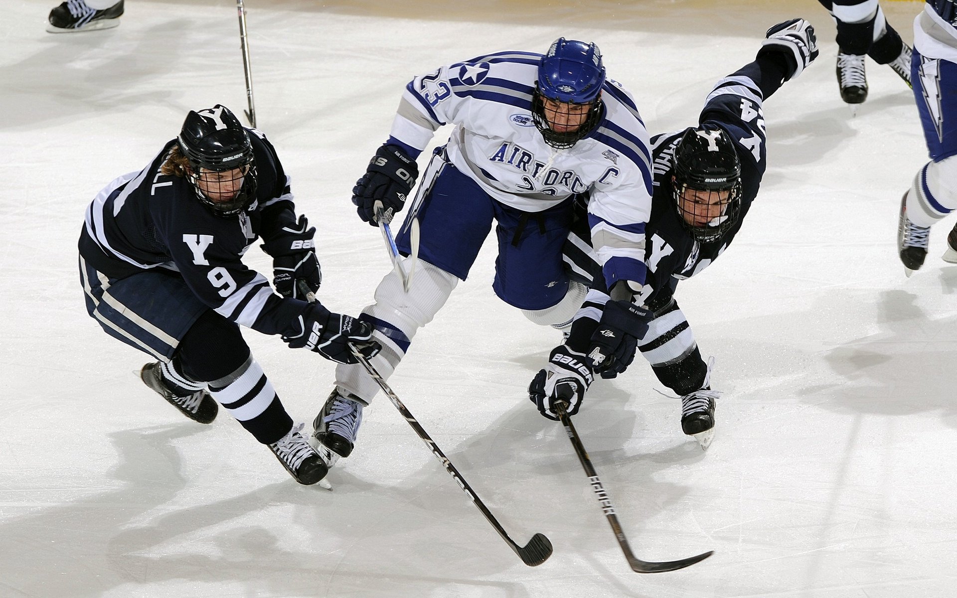 爱游戏电竞官网-全国青少年“智慧篮科技创新奖”在重庆隆重颁发，推动青训科技化发展